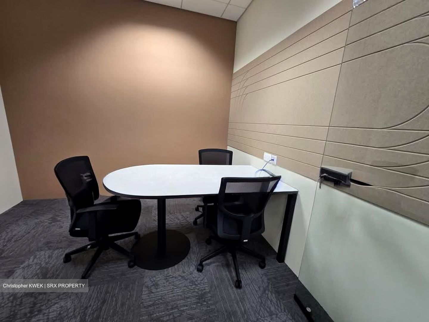 PLUS (D1), Office #577030891